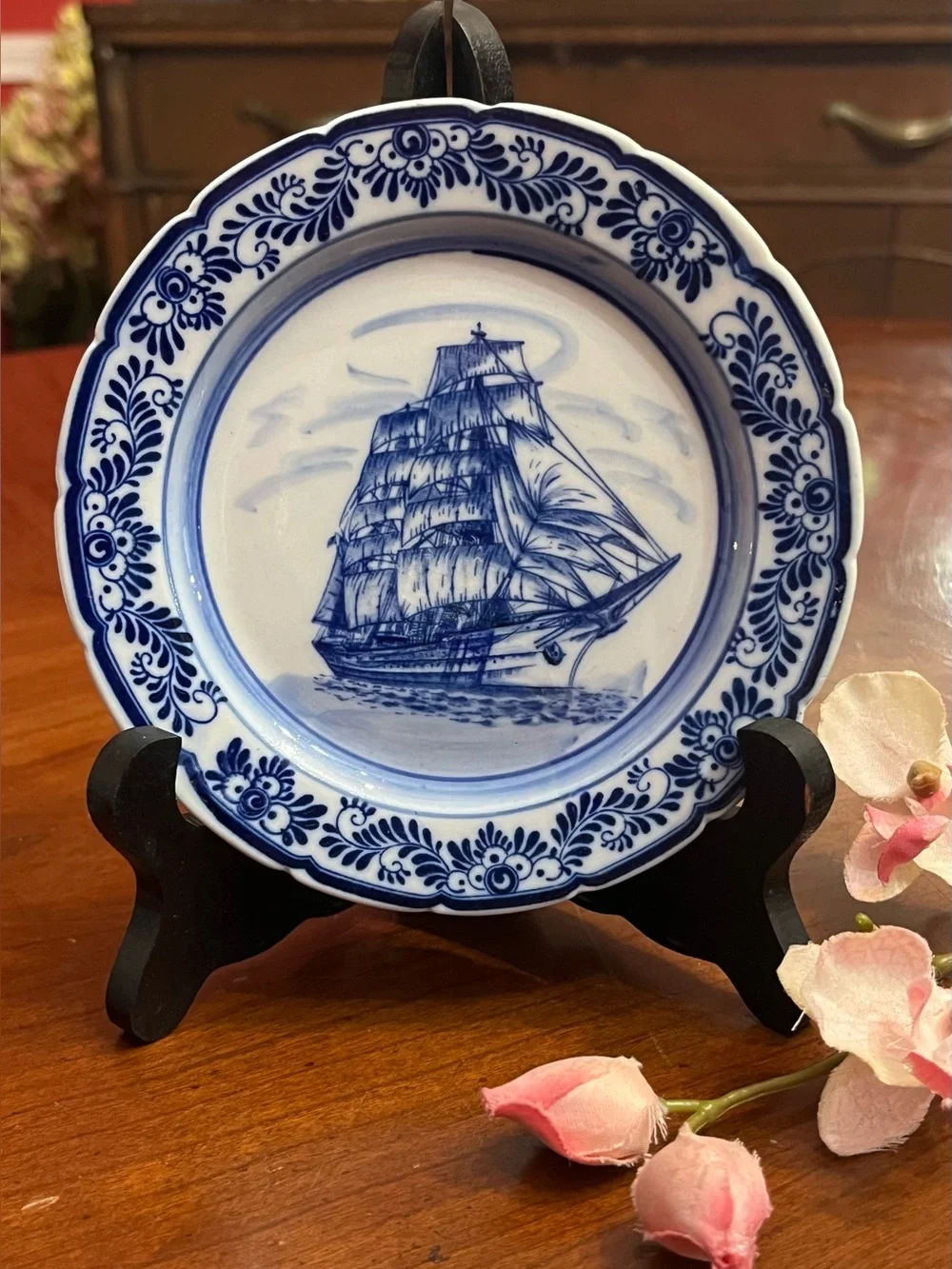 2 VTG Delft Blue Hand Painted Wall Plates Scalloped 5.5